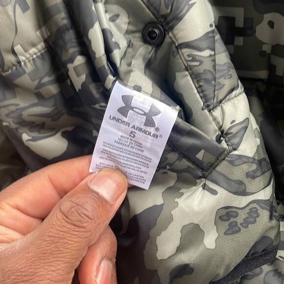 Under Armour Reversible camouflage kids Jackets size 5 - Picture 9 of 9